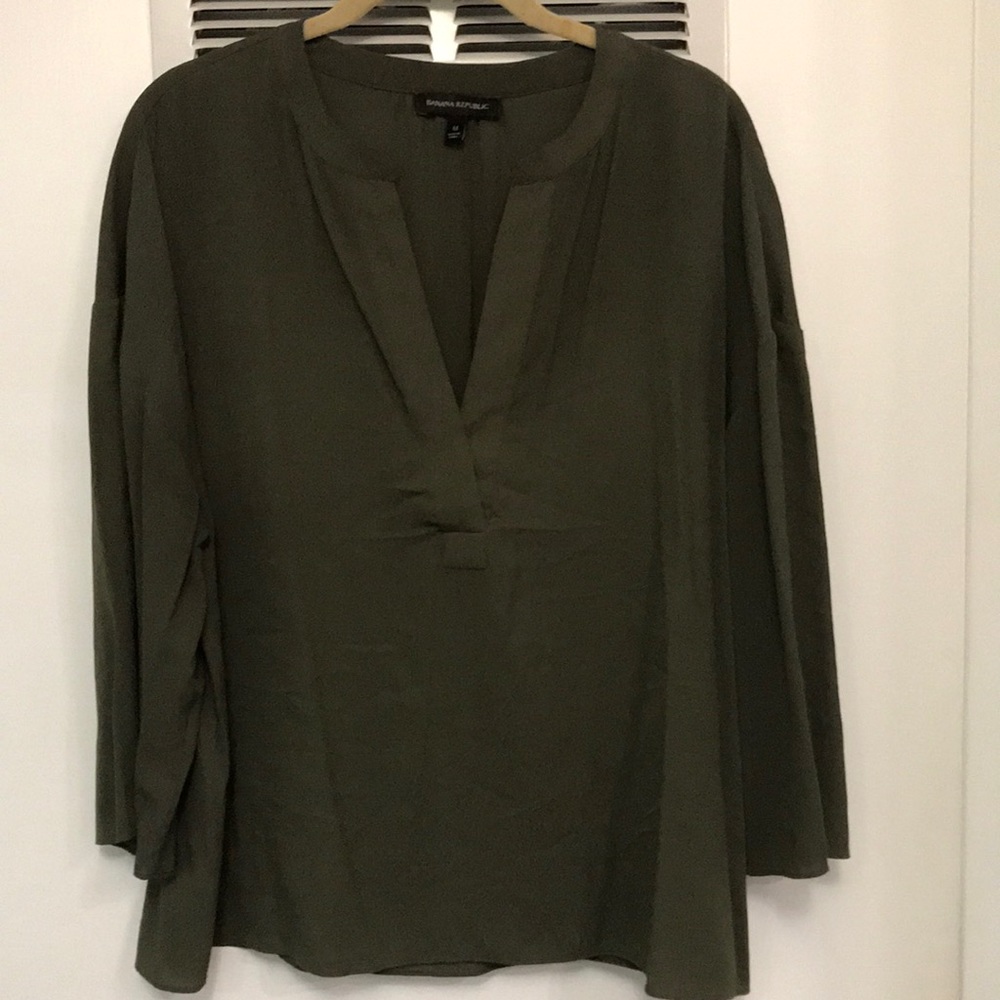 Banana Republic Size M Olive Green Blouse